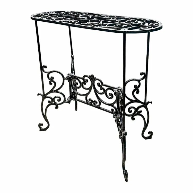 Iron Yard Decor